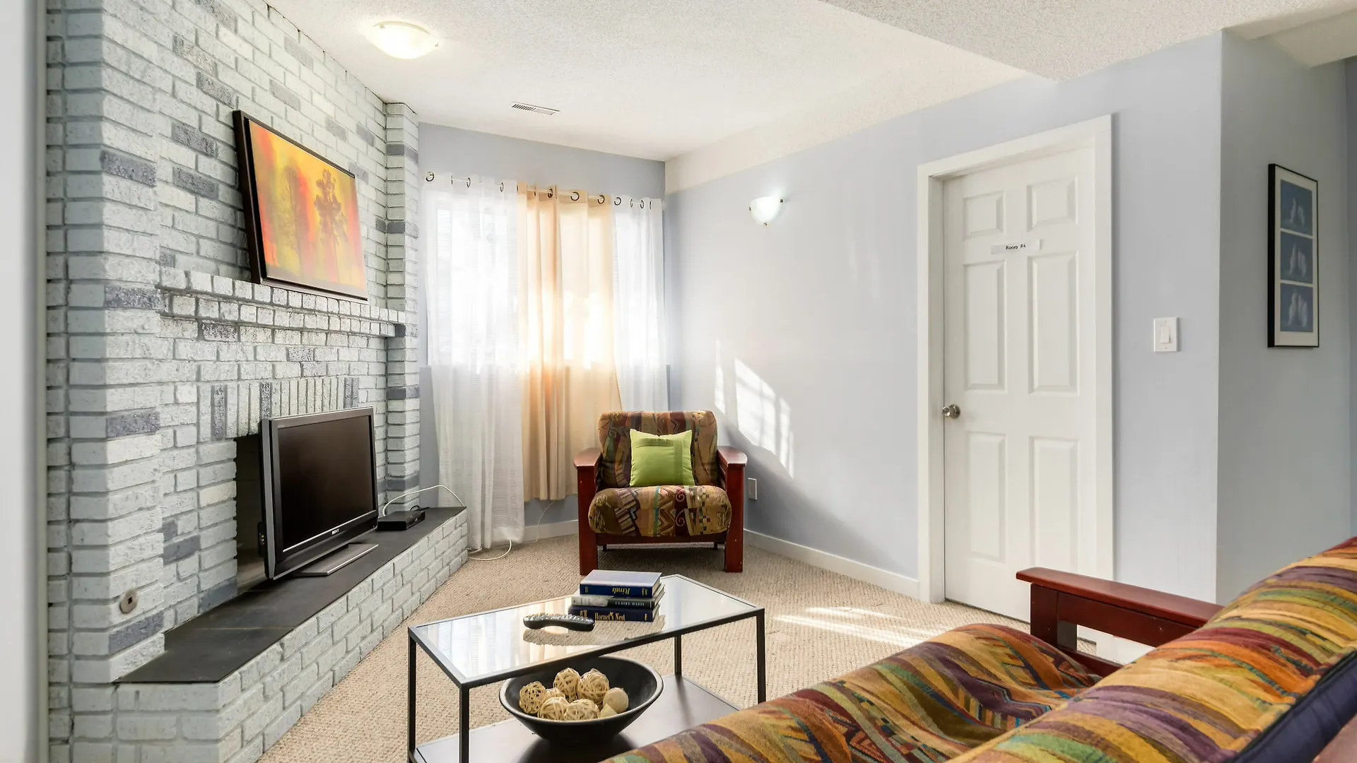 Fabulous 4Br Suite Close To Dt, Sait, U Of C By Prowess 0*, Calgary Canada